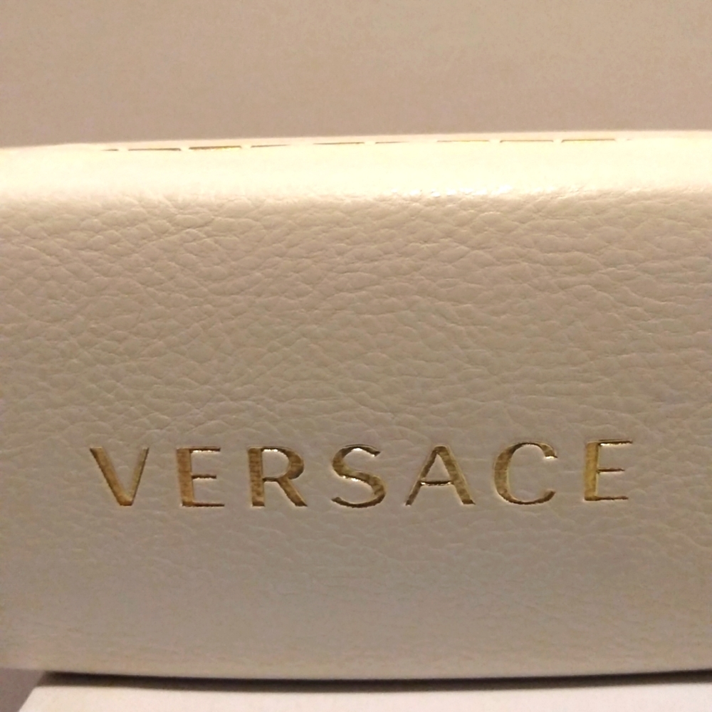 White Versace case for glasses - Picture 1 of 4